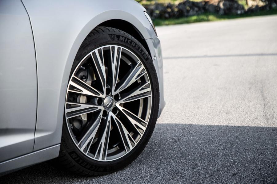 Колеса Audi A6 50 TDI Quattro (C8) 2018 года  (WW) (фото 30 из 40)